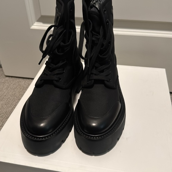 Celine Bulky lace-up boots - Picture 5 of 6